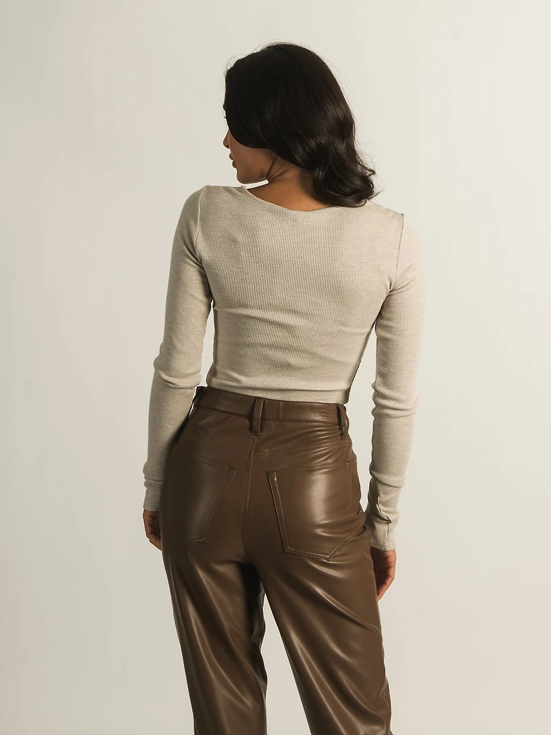 HARLOW BECKY SCOOPNECK LONG SLEEVE