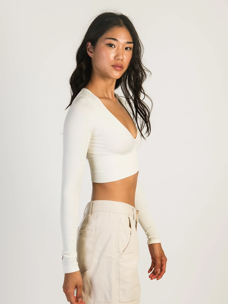 HARLOW TORI VNECK SEAMLESS LONG SLEEVE - CREAM CLEARANCE