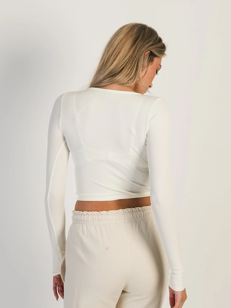 HARLOW HARPER SEAMLESS NOTCH LONG SLEEVE - CREAM CLEARANCE