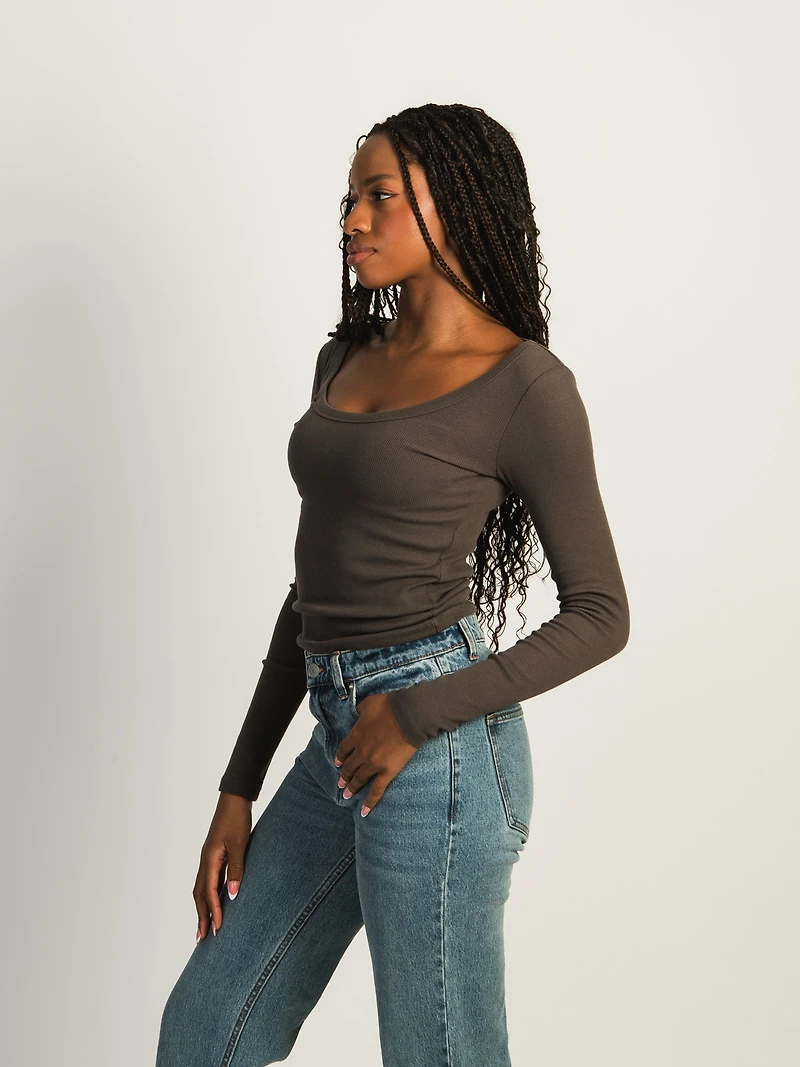 HARLOW ESSENTIAL LONG SLEEVE SCOOPNECK - CHARCOAL