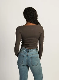 HARLOW ESSENTIAL LONG SLEEVE SCOOPNECK - CHARCOAL