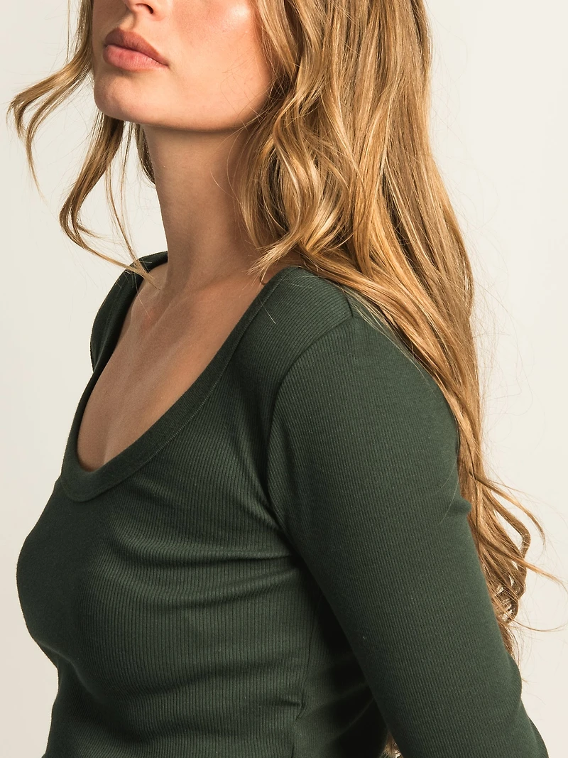 HARLOW ESSENTIAL LONG SLEEVE SCOOP NECK - FOREST