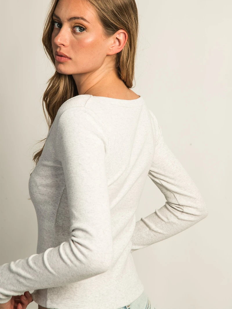 T-SHIRT ENCOLURE DÉGAGÉE HARLOW ESSENTIAL MANCHES LONGUES - CLOUD