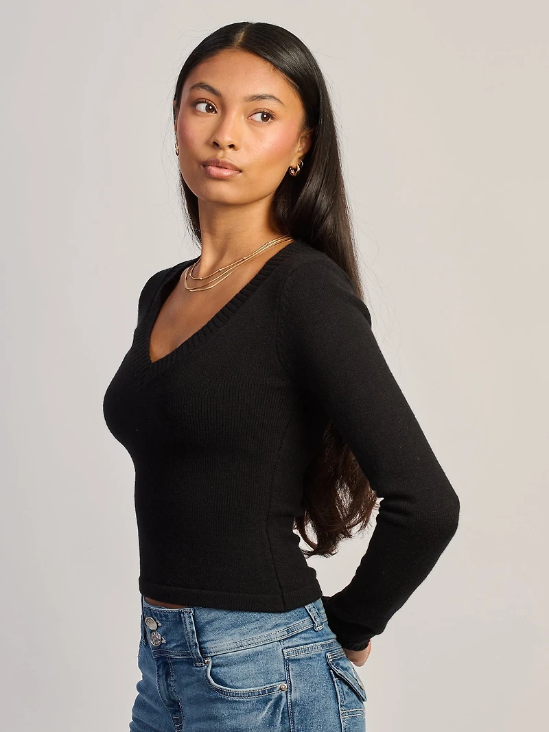 HARLOW PAIGE V - NECK SWEATER BLACK