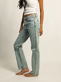 HARLOW MID-RISE STRAIGHT JEAN - LIGHT WASH