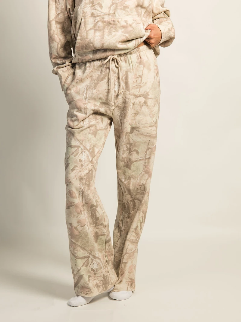 HARLOW STELLA STRAIGHT LEG CAMO SWEATPANTS