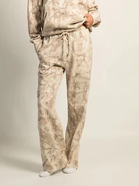 HARLOW STELLA STRAIGHT LEG CAMO SWEATPANTS