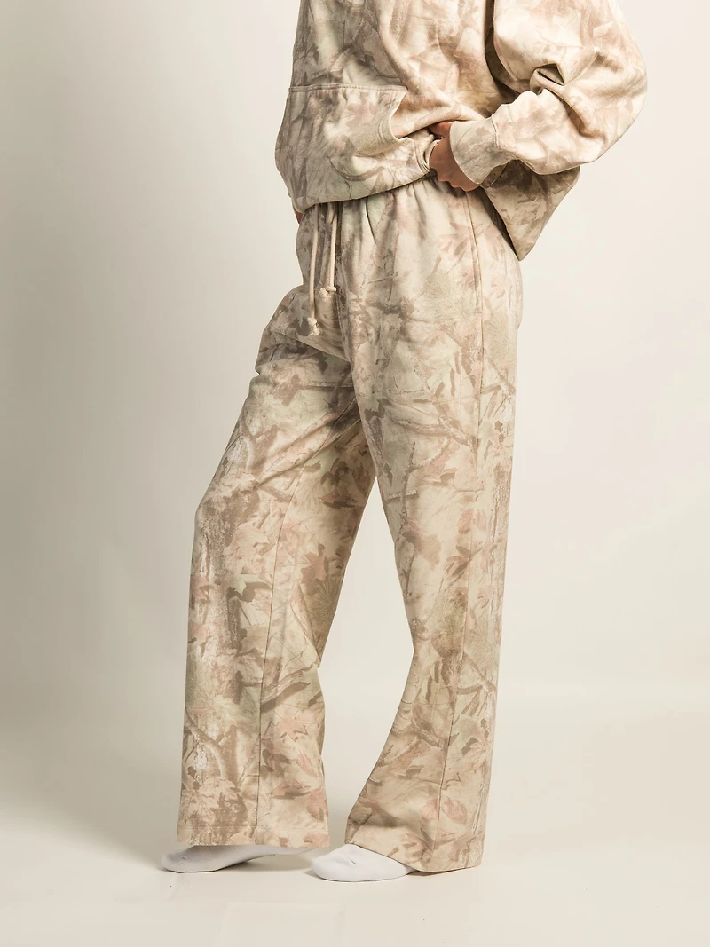 HARLOW STELLA STRAIGHT LEG CAMO SWEATPANTS