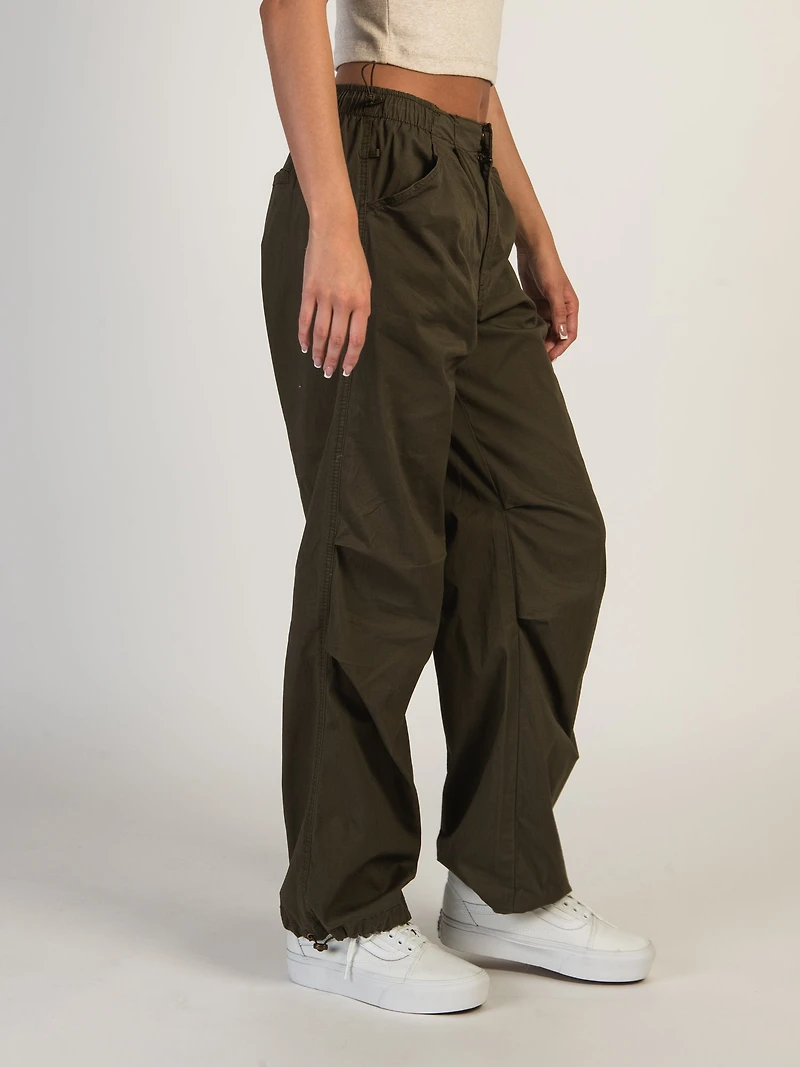 HARLOW PAXTON PARACHUTE PANT - ARMY CLEARANCE