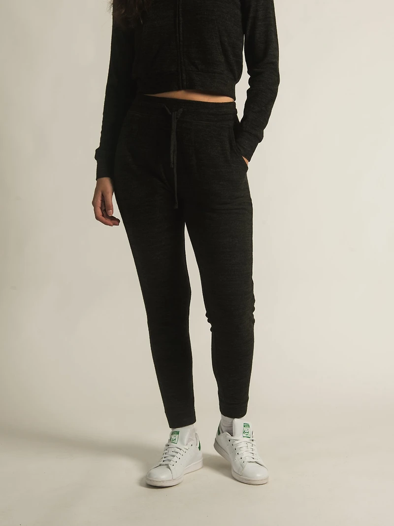 JOGGING EN PELUCHE HARLOW OLIVE - DÉSTOCKAGE