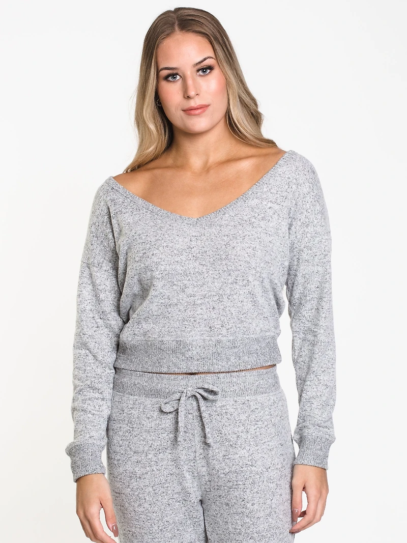 VIVENNE V-NECK - CLEARANCE