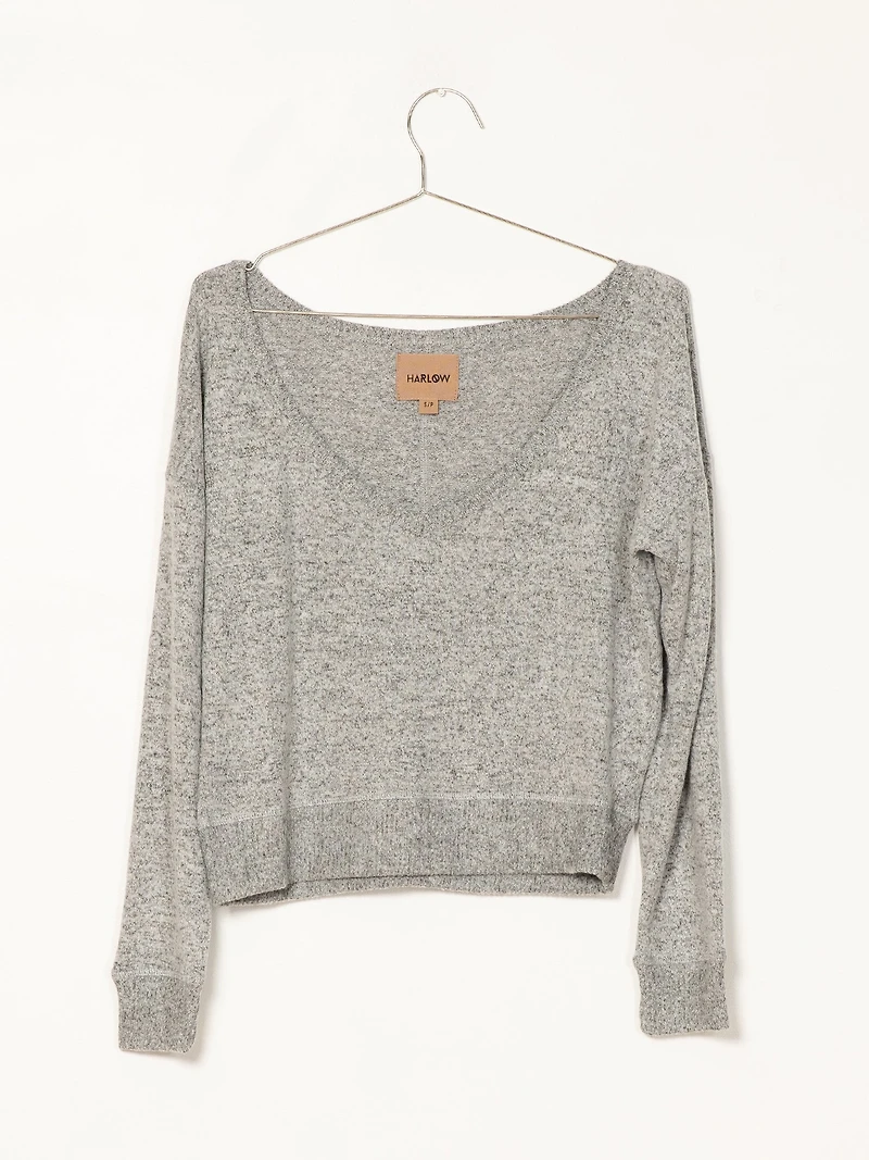 VIVENNE V-NECK - CLEARANCE