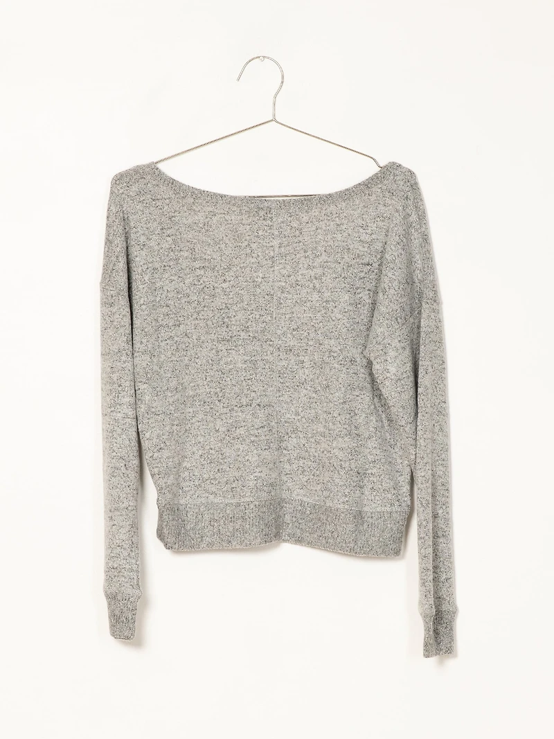 VIVENNE V-NECK - CLEARANCE