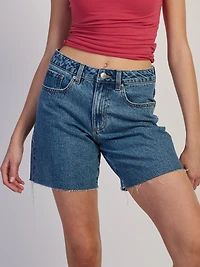 HARLOW LAINEY SHORT - MID WASH