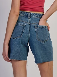 HARLOW LAINEY SHORT - MID WASH