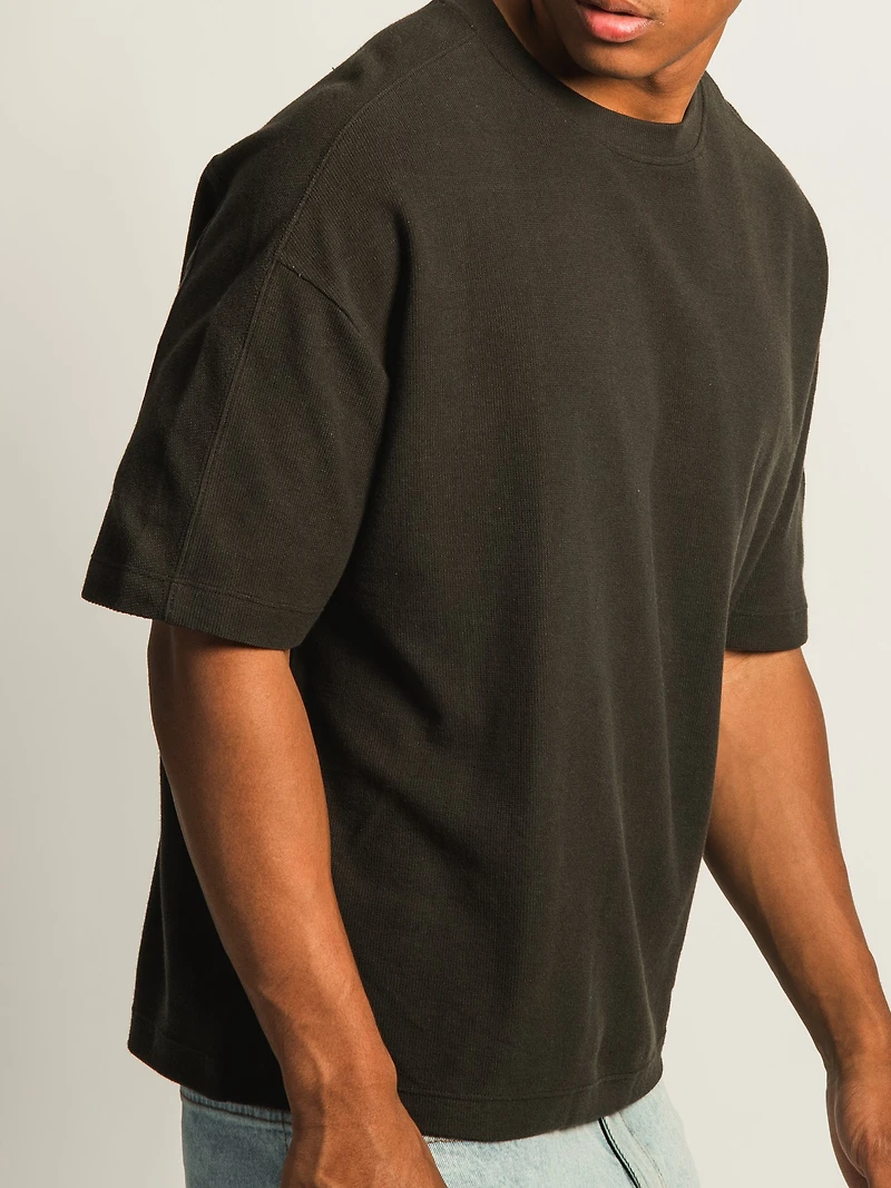 KOLBY SHORT CUT KNIT TEE- BLACK