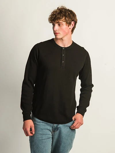 KOLBY WAFFLE HENLEY - BLACK