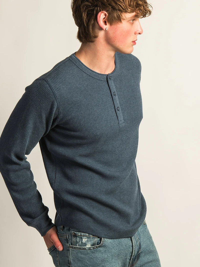 KOLBY WAFFLE HENLEY - MARINE