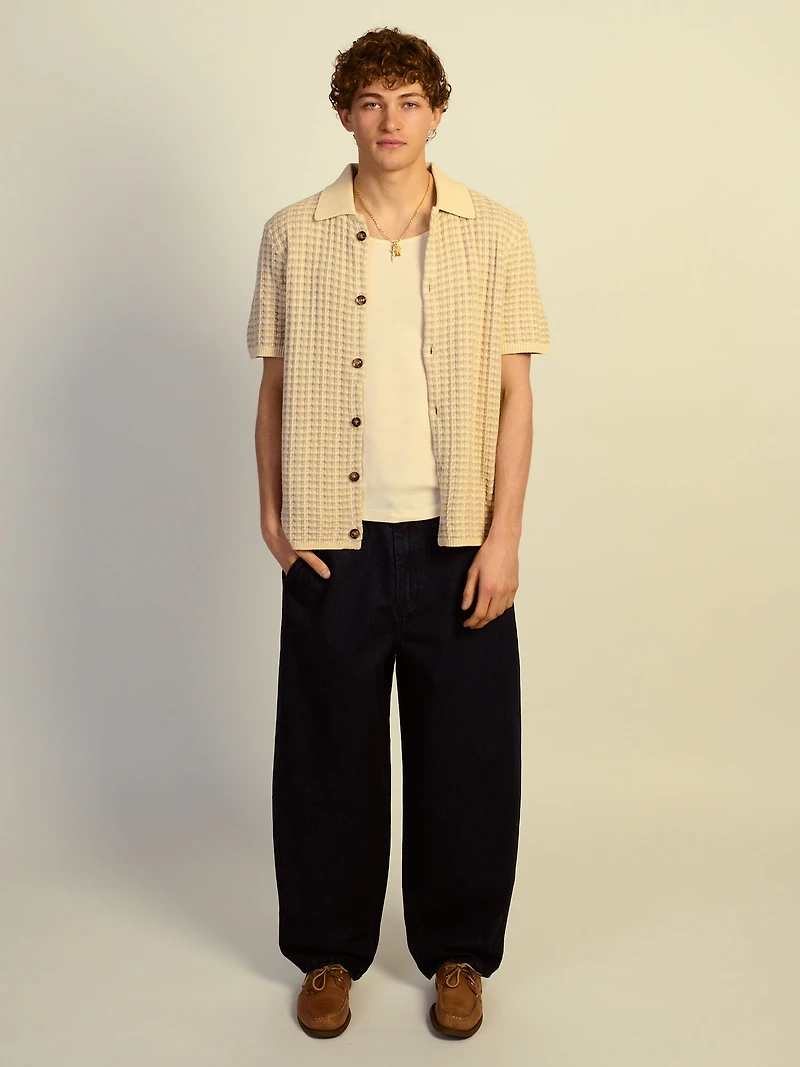 KOLBY RELAXED FIT KNIT BUTTON UP - IRON