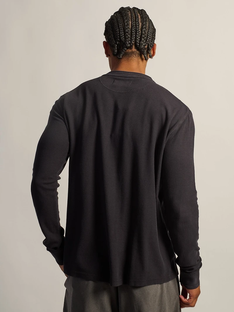 TEXTURED WAFFLE HENLEY - BLACK
