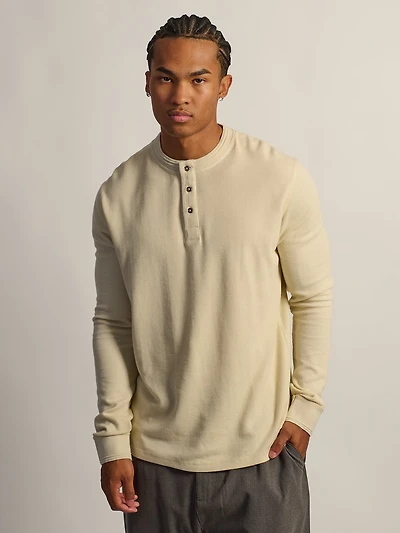 TEXTURED WAFFLE HENLEY - OFF-WHITE