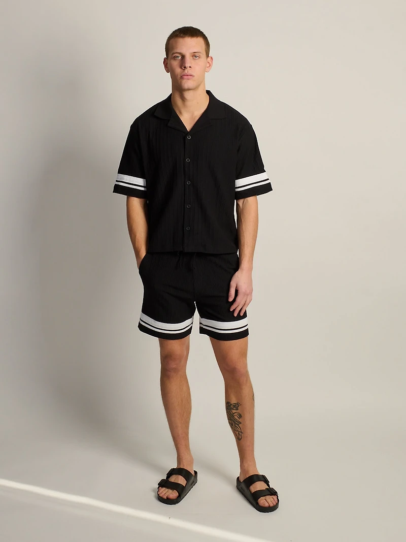 KOLBY SHORT CUT RIBBED BUTTON UP