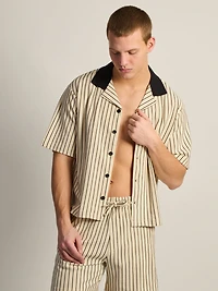 KOLBY SHORT CUT RIBBED BUTTON UP - PINSTRIPE