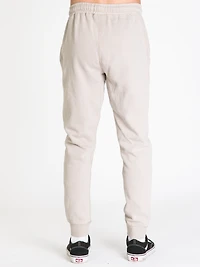 JOGGING SLIM POUR HOMMES, TEINTURES DANS LA MASSE