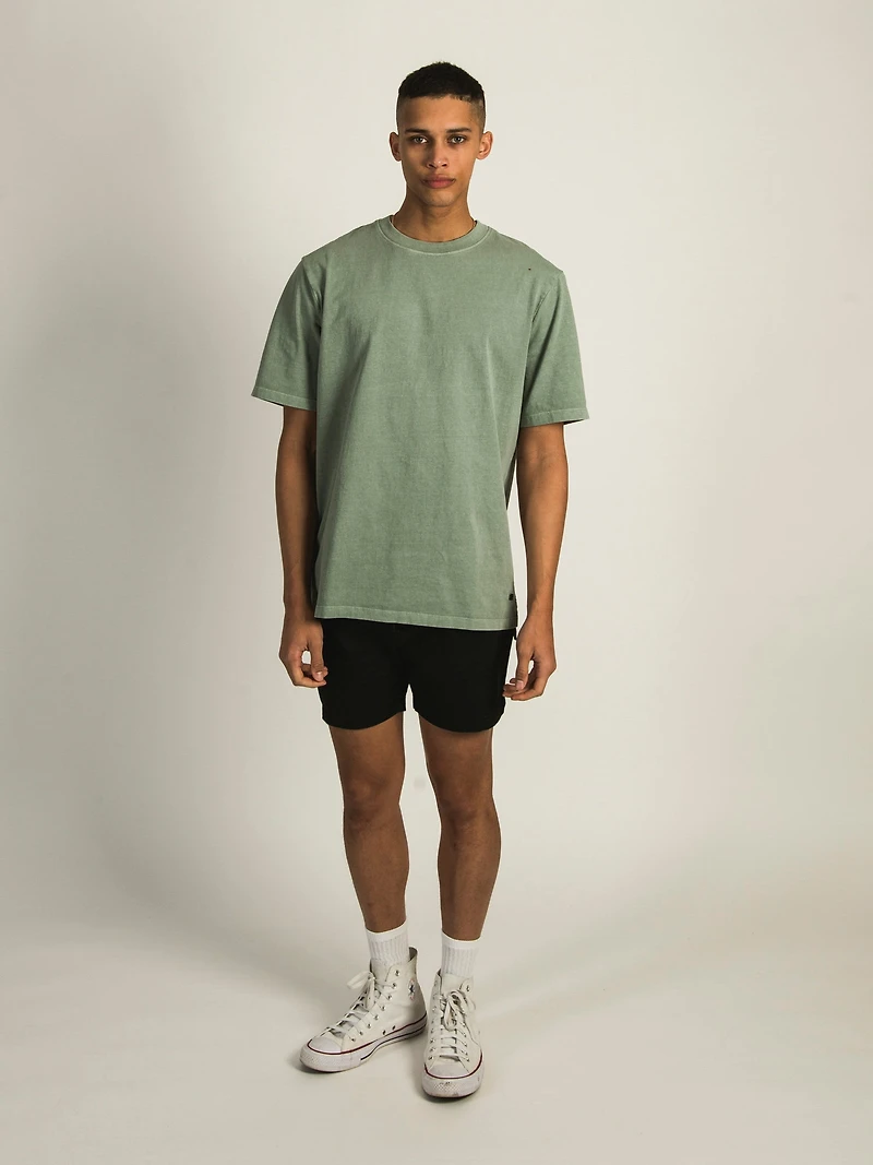 KOLBY BREAKS VOLLEY SHORT