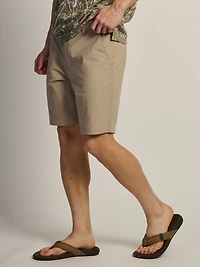 KOLBY 9in STRETCH SHORT - SAND