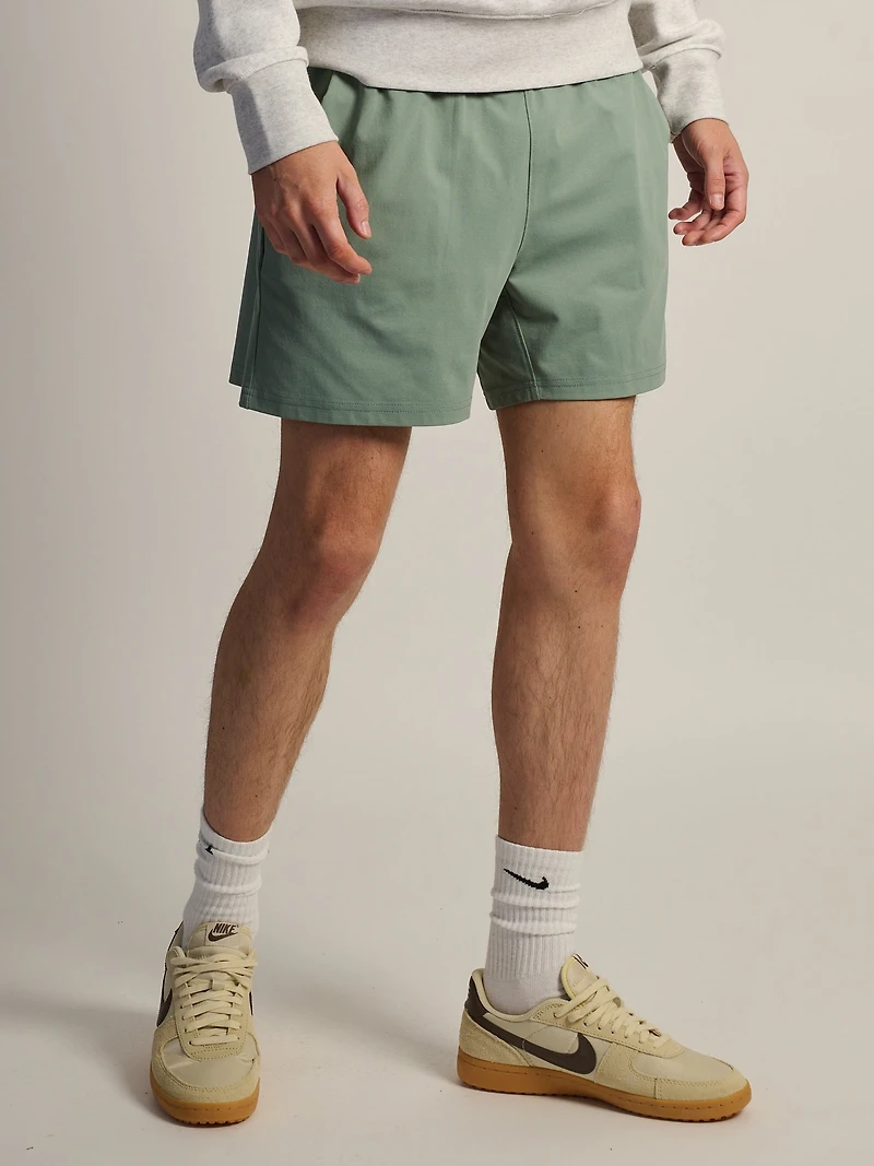 KOLBY STRETCH PULL ON SHORT - DUSTY GREEN