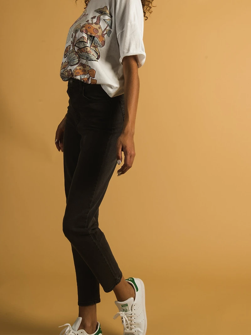 LEVIS HIGH WAIST MOM JEAN - CLEARANCE