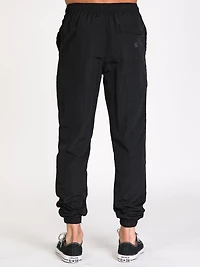 LIRA FULL COURT NYLON JOGGER