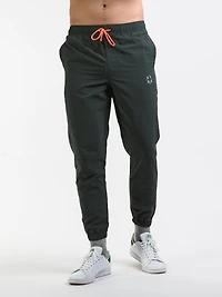 LIRA FULL COURT NYLON JOGGER
