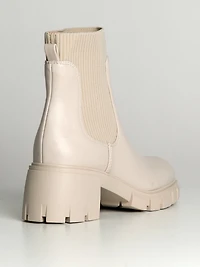 WOMENS STEVE MADDEN HAYLE BOOT - CLEARANCE