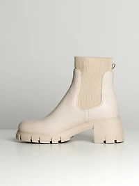 WOMENS STEVE MADDEN HAYLE BOOT - CLEARANCE