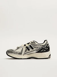 WOMENS NEW BALANCE 1906 - SILVER/BLACK