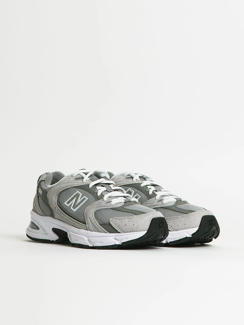 WOMENS NEW BALANCE THE 530 SNEAKER