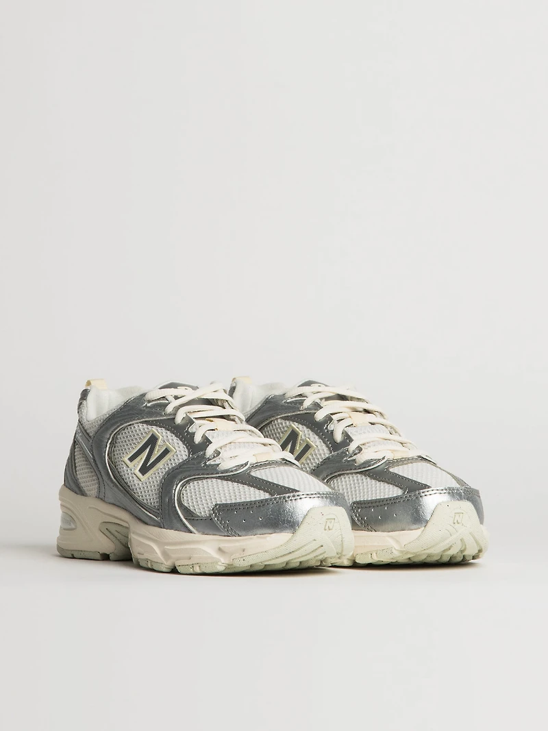 WOMENS NEW BALANCE THE 530 SNEAKER