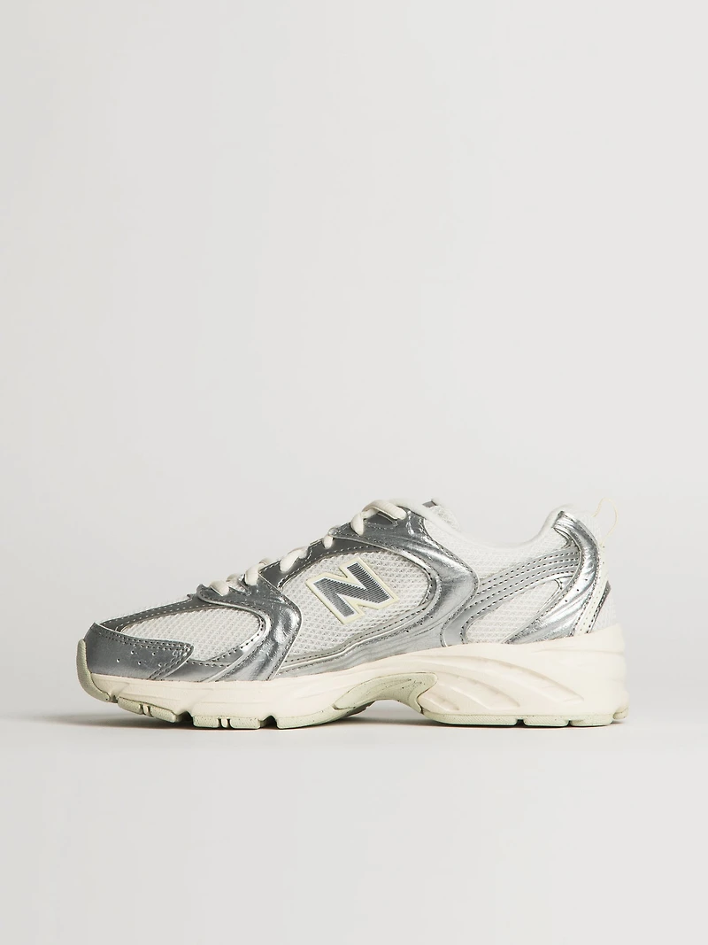 WOMENS NEW BALANCE THE 530 SNEAKER