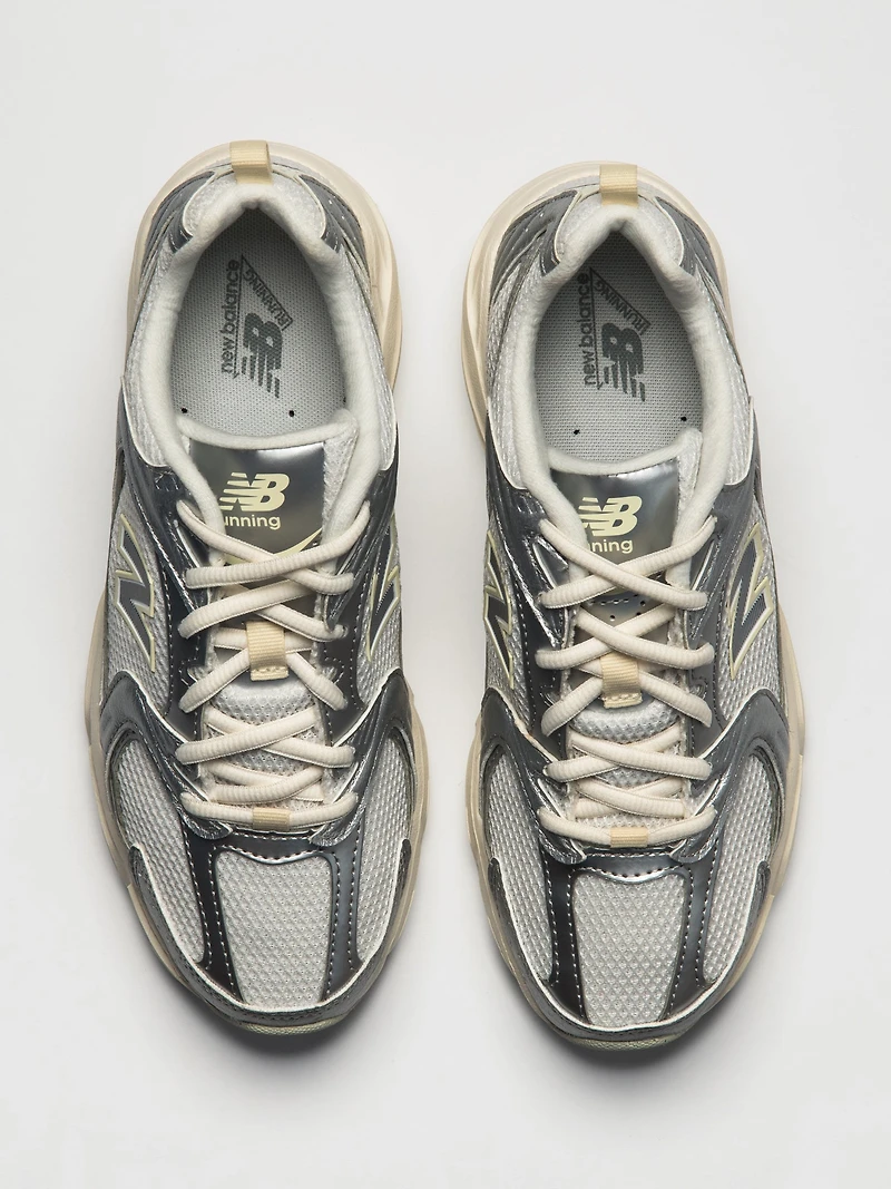 WOMENS NEW BALANCE THE 530 SNEAKER