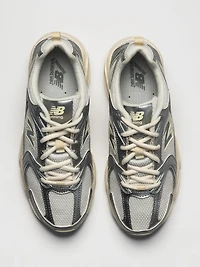 WOMENS NEW BALANCE THE 530 SNEAKER