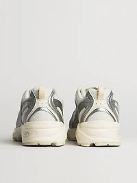 WOMENS NEW BALANCE THE 530 SNEAKER