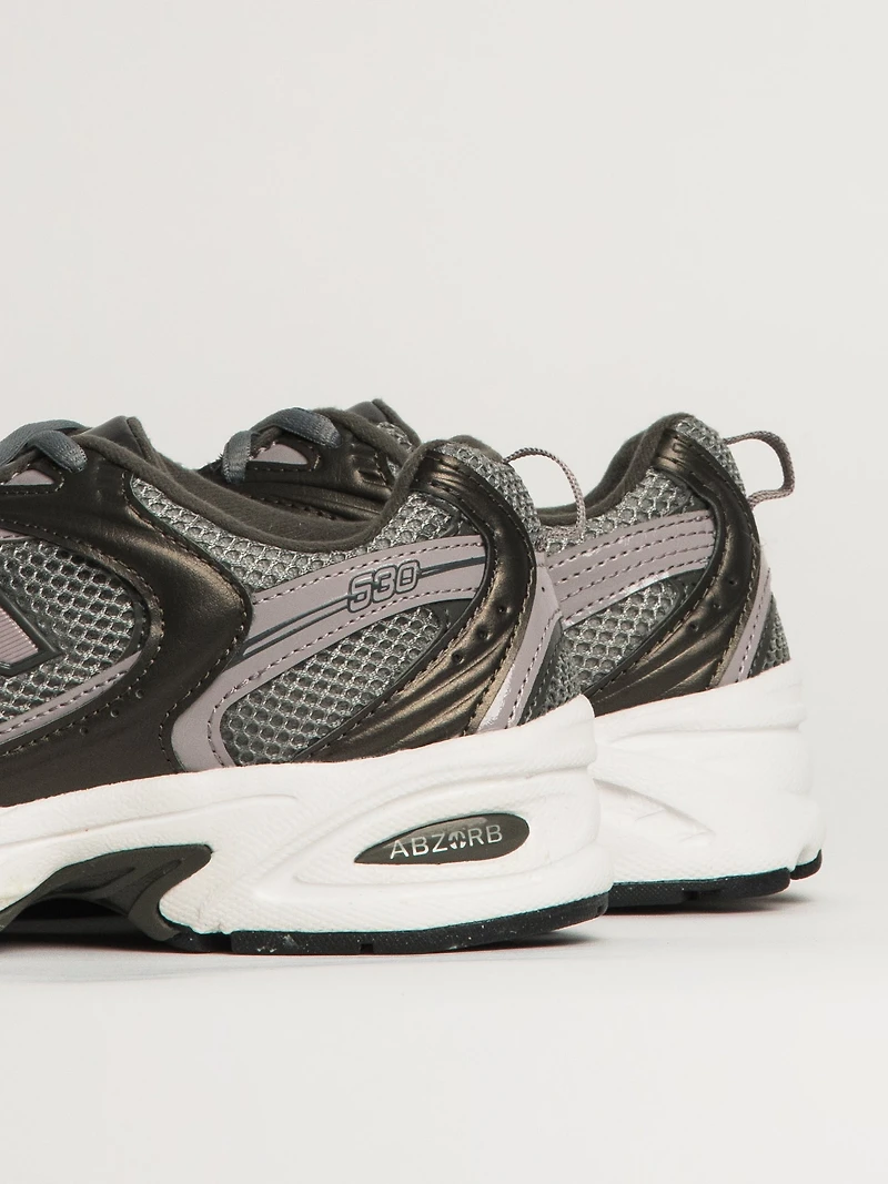 WOMENS NEW BALANCE THE 530 SNEAKER - METALLIC BLACK