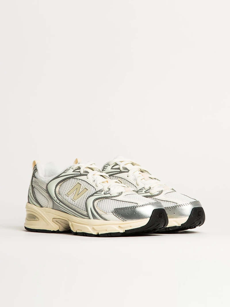 WOMENS NEW BALANCE THE 530 SNEAKER - SILVER METALLIC LINEN