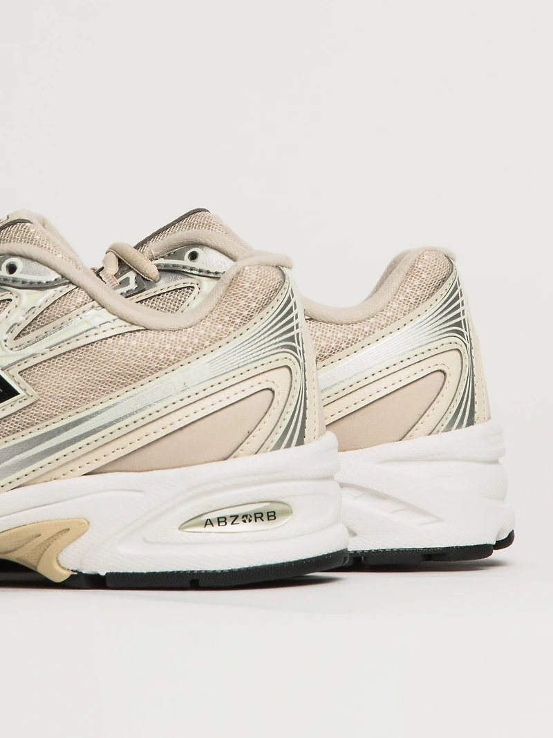 NEW BALANCE THE 740 SNEAKER - CREAM