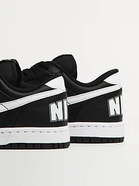 MENS NIKE BIG LOW SNEAKER - BLACK/WHITE