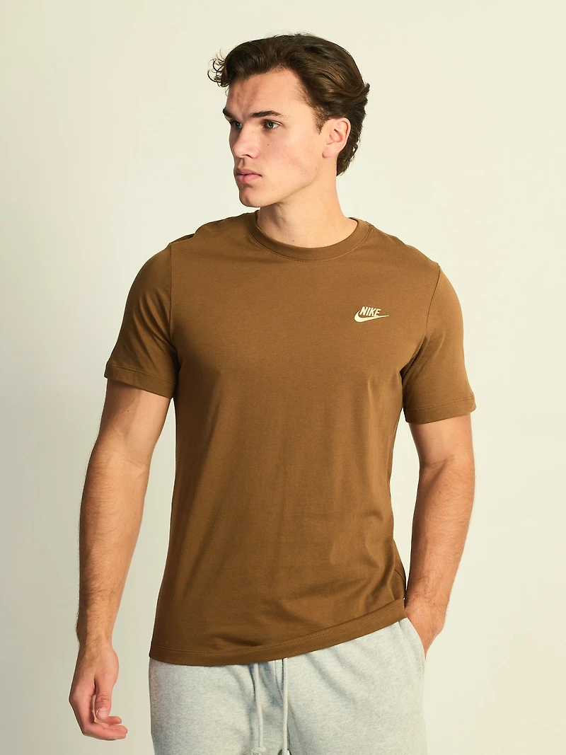 T-SHIRT NIKE SPORTSWEAR CLUB - MARRON