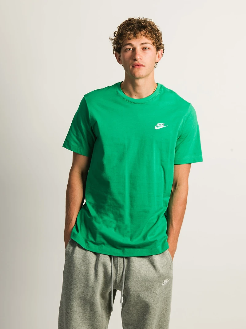 NIKE SPORTSWEAR CLUB T-SHIRT - GREEN