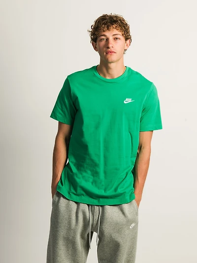 NIKE SPORTSWEAR CLUB T-SHIRT - GREEN